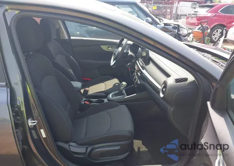 2023 Kia Forte Lxs z USA, uszkodzony, nr VIN 3KPF24ADXPE649478